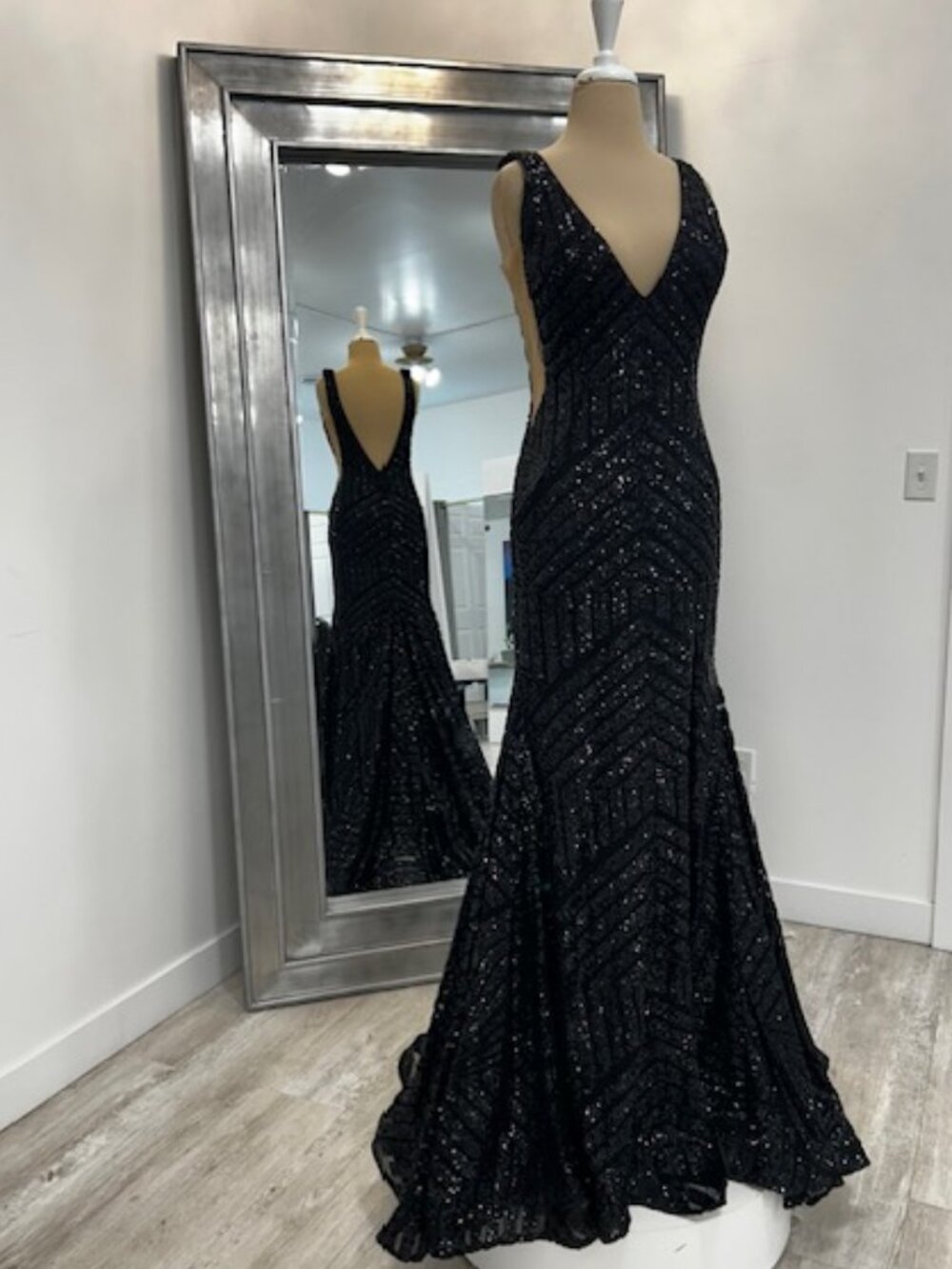 Jovani 38053 Black Beaded Mermaid Gown – Size 12 – New Store Stock